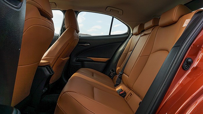 換個(gè)角度的選擇 雷克薩斯UX300e評(píng)測(cè)