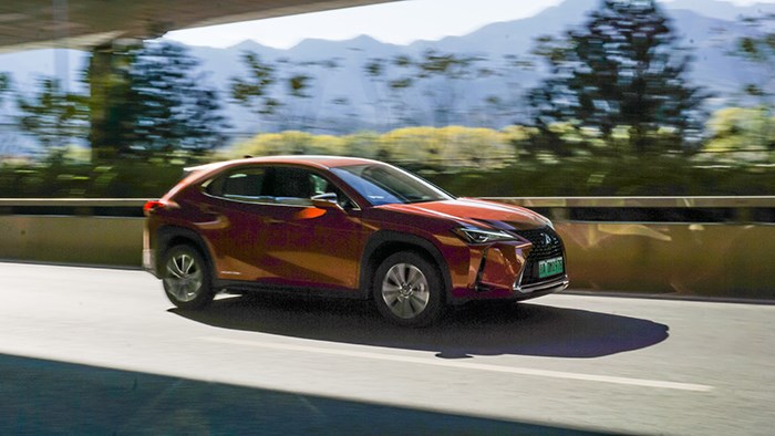 換個(gè)角度的選擇 雷克薩斯UX300e評(píng)測(cè)