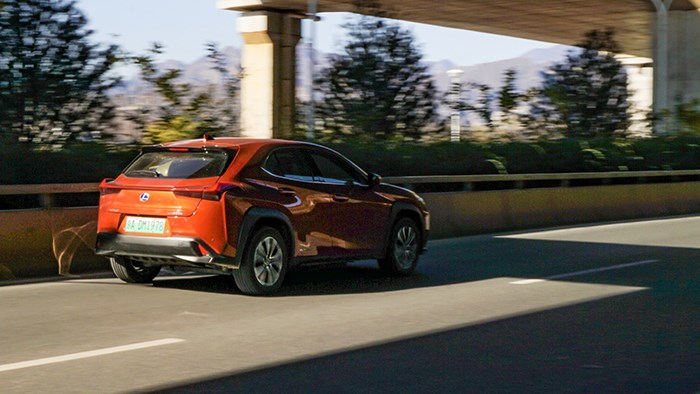 換個(gè)角度的選擇 雷克薩斯UX300e評(píng)測(cè)