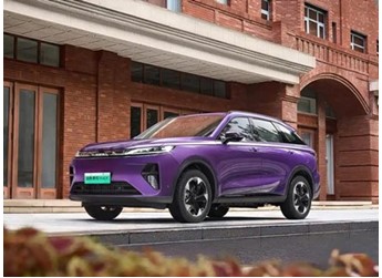 二代哈弗梟龍MAX東來紫上市 售價11.68萬起 封面圖