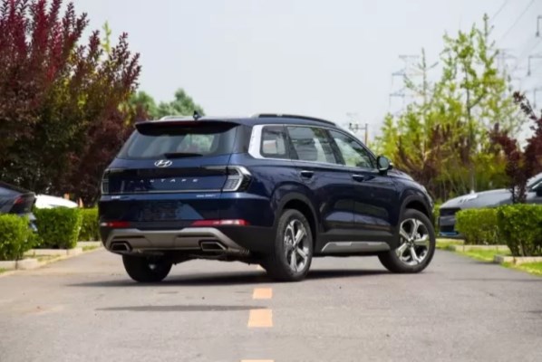 現(xiàn)代中型SUV新款勝達(dá)首發(fā)亮相 外觀、內(nèi)飾均有升級(jí)