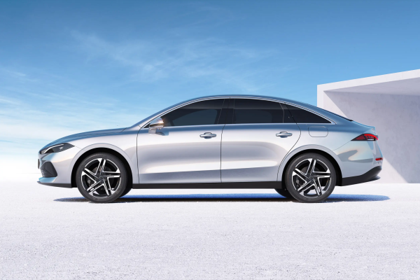 10萬價位四款混動家轎對比 比亞迪秦PLUS已經(jīng)不吃香了？