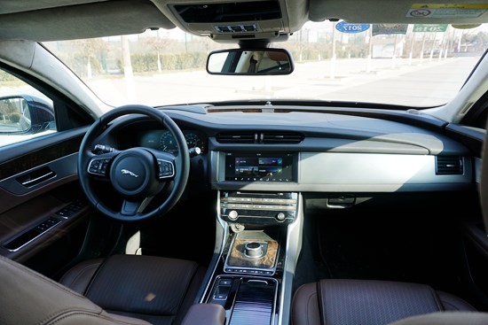 英倫經(jīng)典在中國延續(xù) 試駕國產(chǎn)捷豹XFL