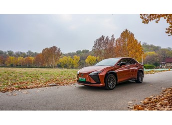 安閑自得 試駕雷克薩斯RZ450e 四驅(qū)縱領(lǐng)版?