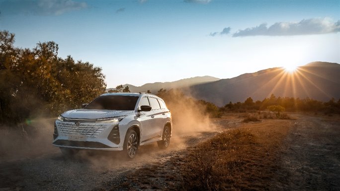 E:\長安圖片\【媒體資料夾】“經(jīng)典煥新，有你真好”長安汽車春季煥新發(fā)布會\產(chǎn)品圖片素材\長安第三代CS75PLUS冠軍版\第三代CS75PLUS冠軍版-美圖\小圖\_XH_9673 拷貝.jpg