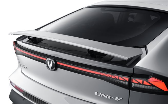E:\長安圖片\【媒體資料夾】“經(jīng)典煥新，有你真好”長安汽車春季煥新發(fā)布會\產(chǎn)品圖片素材\第二代UNI-V\UNI-V美圖\原子灰\外觀局部\長安UNI-V-原子灰尾翼 3000.jpg