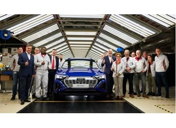 最大續(xù)航600km！奧迪Q8 E-Tron純電SUV正式投產(chǎn)