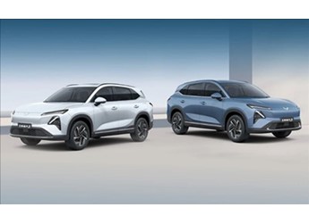 五菱星光S首發(fā)亮相：車內(nèi)配齊彩電、大沙發(fā) 10萬塊沖不沖