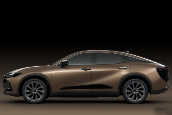 豐田新一代皇冠SportCross國內首發(fā) 采用轎跑車身設計