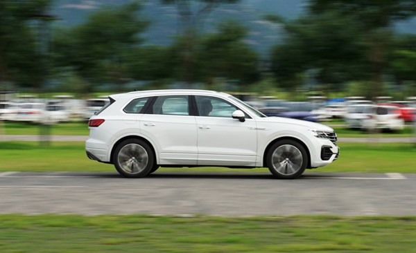 抹去中庸 試駕全新一代大眾途銳動力怎么樣