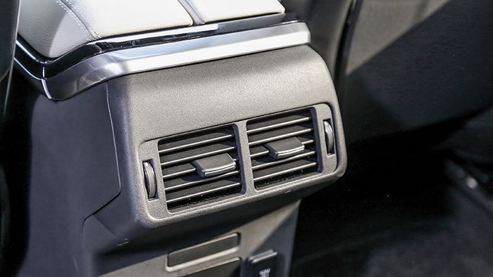 選自己喜歡的 路虎攬勝星脈21款熠黑珍藏版