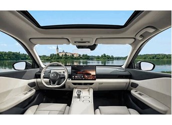 首搭華為座艙的燃油車！東風(fēng)日產(chǎn)天籟·鴻蒙座艙內(nèi)飾首發(fā)