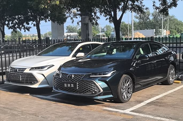 20萬級你會選嗎！新款豐田亞洲龍實(shí)車曝光：換裝大屏內(nèi)飾