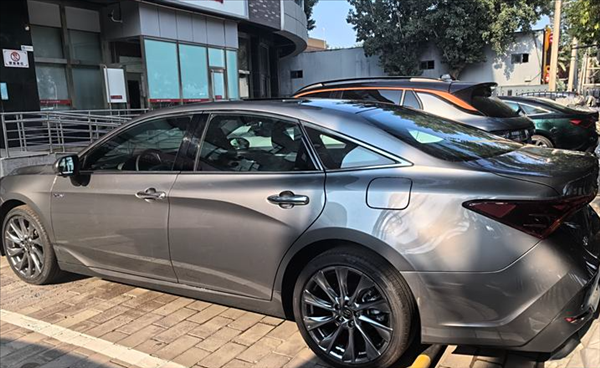 20萬級你會選嗎！新款豐田亞洲龍實(shí)車曝光：換裝大屏內(nèi)飾