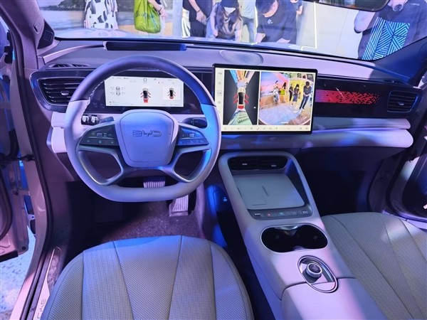 滿油滿電續(xù)航超1600km 比亞迪全新海獅06上市：13.98萬(wàn)起