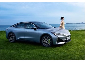 Model 3再迎強(qiáng)敵！極狐阿爾法S5明日交付：頂配21.68萬元 封面圖