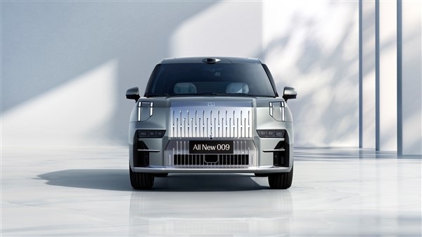 北京到香港連開4天！全新極氪009超長續(xù)航直播：一塊電池跑了803公里