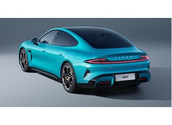 小米SU7改款配置大增 漲價(jià)萬(wàn)元上熱搜！小米汽車(chē)客服回應(yīng)