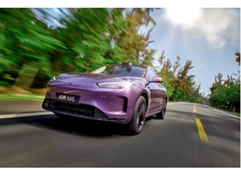 讓從容成為常態(tài)！問(wèn)界新M5 Ultra超值禮遇來(lái)襲，重構(gòu)出行邏輯 封面圖