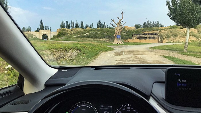 雨后見美景 雷克薩斯RX450hL懷來官?gòu)d游記