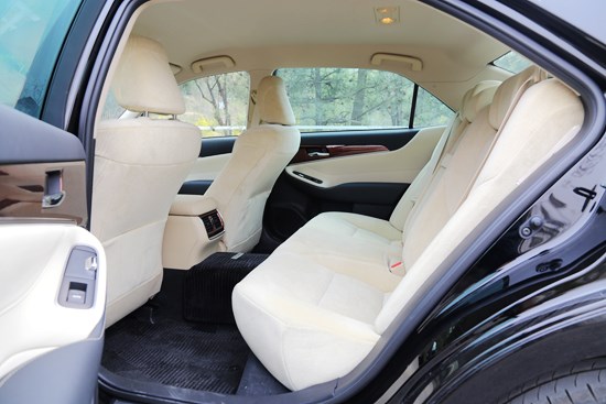 靜謐又從容 萬(wàn)車(chē)網(wǎng)試駕一汽豐田皇冠