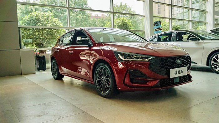 換回四缸全新面貌 萬車網(wǎng)實(shí)拍2022福特新款福克斯ST