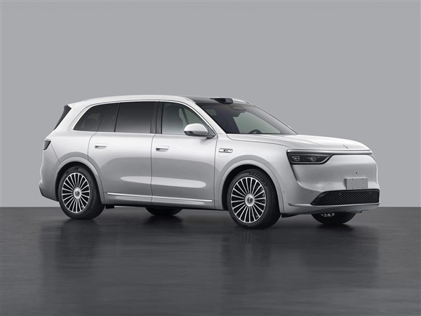 標(biāo)配寧德時代100度大電池 問界M8 EV申報(bào)：理想i8強(qiáng)敵來了