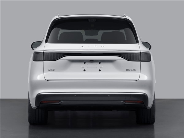 標(biāo)配寧德時代100度大電池 問界M8 EV申報(bào)：理想i8強(qiáng)敵來了