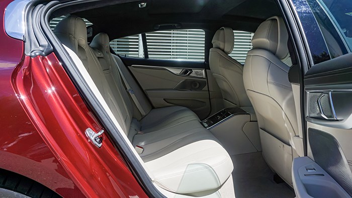 隨時(shí)變換角色 寶馬8系四門(mén)轎跑車(chē)評(píng)測(cè)