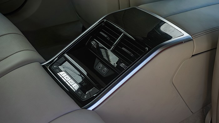 隨時(shí)變換角色 寶馬8系四門(mén)轎跑車(chē)評(píng)測(cè)