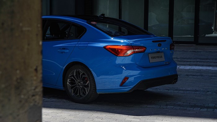 與風(fēng)為伴 試駕2022福特三廂?？怂筍T-Line