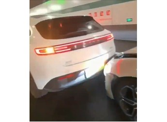 小米SU7隧道內(nèi)追尾問界M5：SUV的優(yōu)勢(shì)一眼可見 封面圖