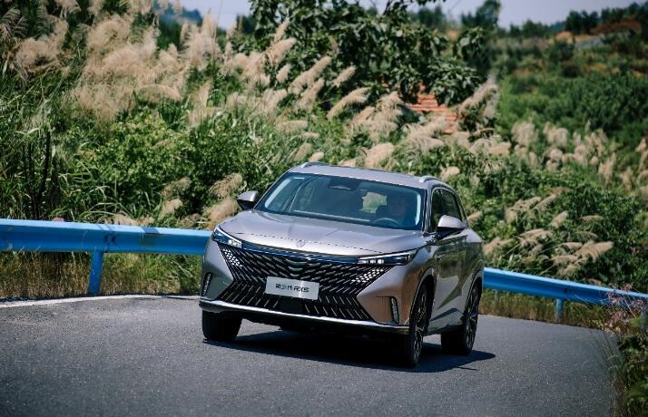 首款搭載NGP功能燃油車 全新第三代榮威RX5 NGP智駕版8月初上市發(fā)布