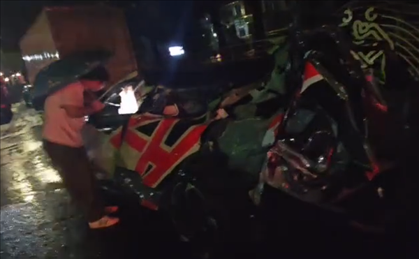 極氪001高速撞貨車直接報廢 車主幸運(yùn)生還：直言“極氪真行”