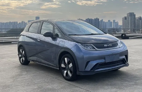 現(xiàn)款9.98萬起！比亞迪熱門小車海豚即將升級(jí)：續(xù)航有望提升