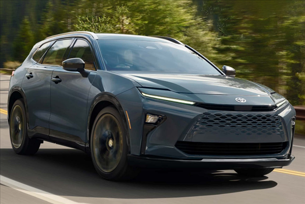 理想L7同級(jí)！皇冠Signia將于10月國(guó)內(nèi)上市：搭載2.5L插混動(dòng)力