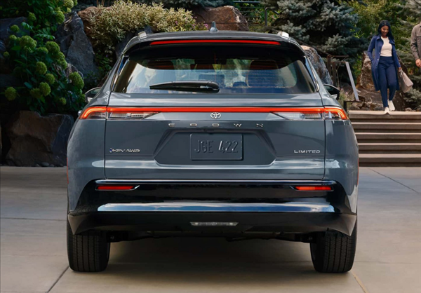 理想L7同級(jí)！皇冠Signia將于10月國(guó)內(nèi)上市：搭載2.5L插混動(dòng)力