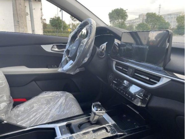 新款起亞K3內(nèi)飾曝光！配置大提升 但取消了實(shí)體按鍵