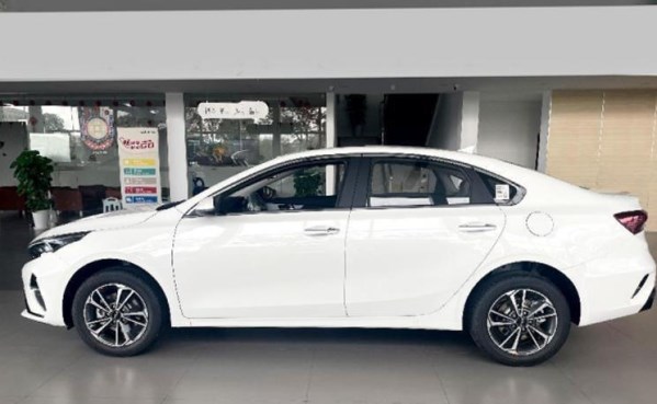 新款起亞K3內(nèi)飾曝光！配置大提升 但取消了實(shí)體按鍵