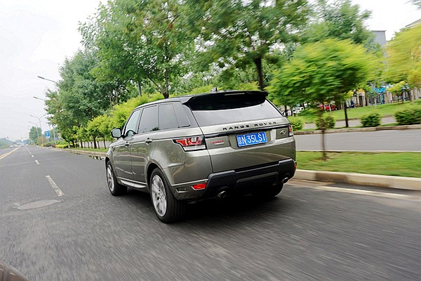 續(xù)寫(xiě)運(yùn)動(dòng)傳奇 試駕路虎攬勝運(yùn)動(dòng)版 