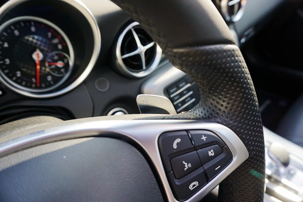 來自德國的獨特氣質 試駕奔馳SLC 300