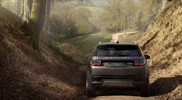 豪華品牌加持、標(biāo)配四驅(qū)！2025款發(fā)現(xiàn)運(yùn)動版上市：售38.83萬起