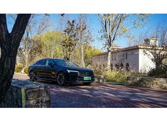 抓住最后的秋景 與新款沃爾沃S90 T8同行