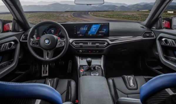 全新寶馬M2雙門轎跑車上市 搭載3.0T發(fā)動機(jī)售59.90萬