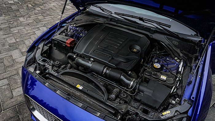 專(zhuān)為運(yùn)動(dòng)而造 捷豹XEL評(píng)測(cè) 