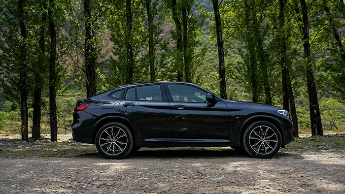 要運(yùn)動(dòng)又要格調(diào) 寶馬X4 xDrive30i評(píng)測(cè)