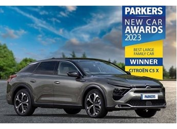 凡爾賽C5 X榮獲英國“最佳大型家用車”獎，并入圍全球最佳車型