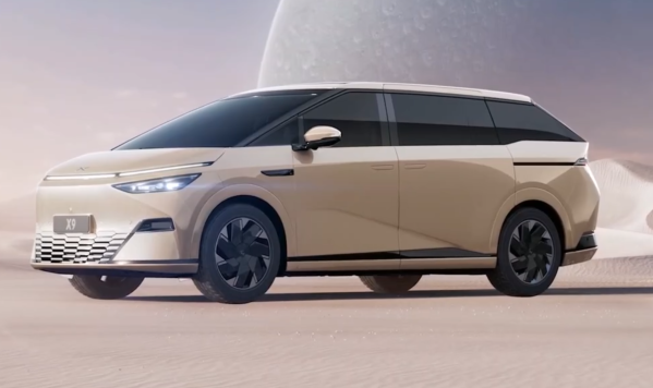 小鵬X9實車亮相！全球首款后輪轉(zhuǎn)向MPV 將參加廣州車展