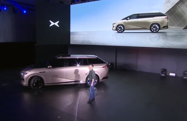 小鵬X9實車亮相！全球首款后輪轉(zhuǎn)向MPV 將參加廣州車展